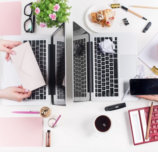 workplace-at-the-office-technology-PRHXV7S